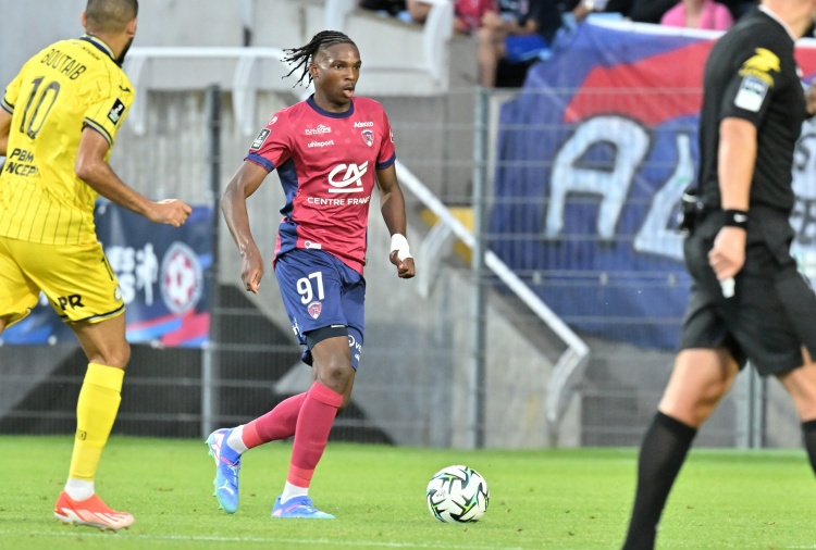 完美世界竞技平台官网-记者：雷恩为雅奎特标价超多库的6400万欧，他是切尔西冬窗目标